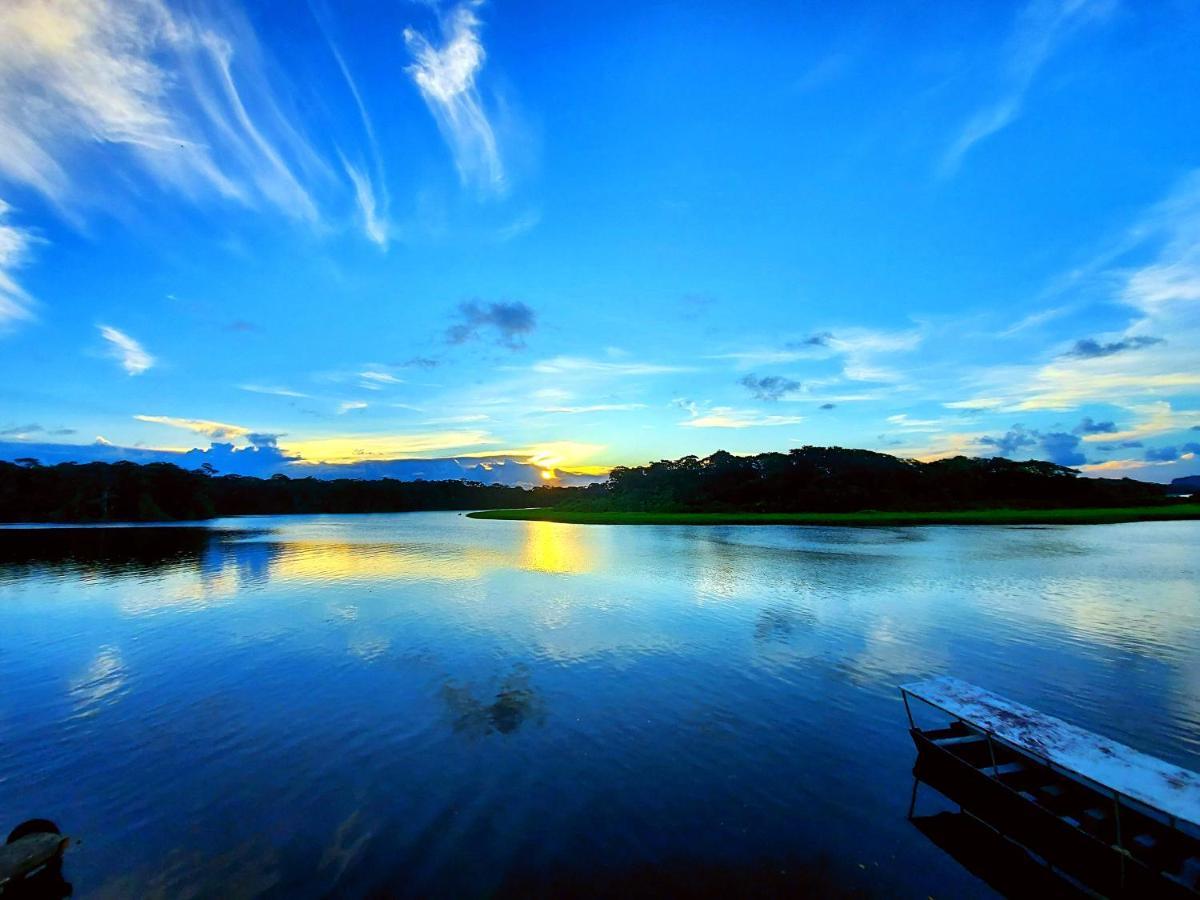 Tortuguero Adventures Guesthouse エクステリア 写真
